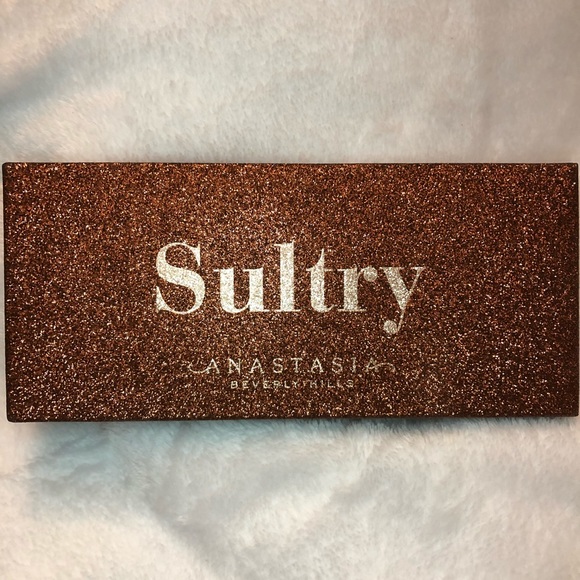 ✨Brand New ABH Sultry Eyeshadow Palette✨ - Picture 2 of 5
